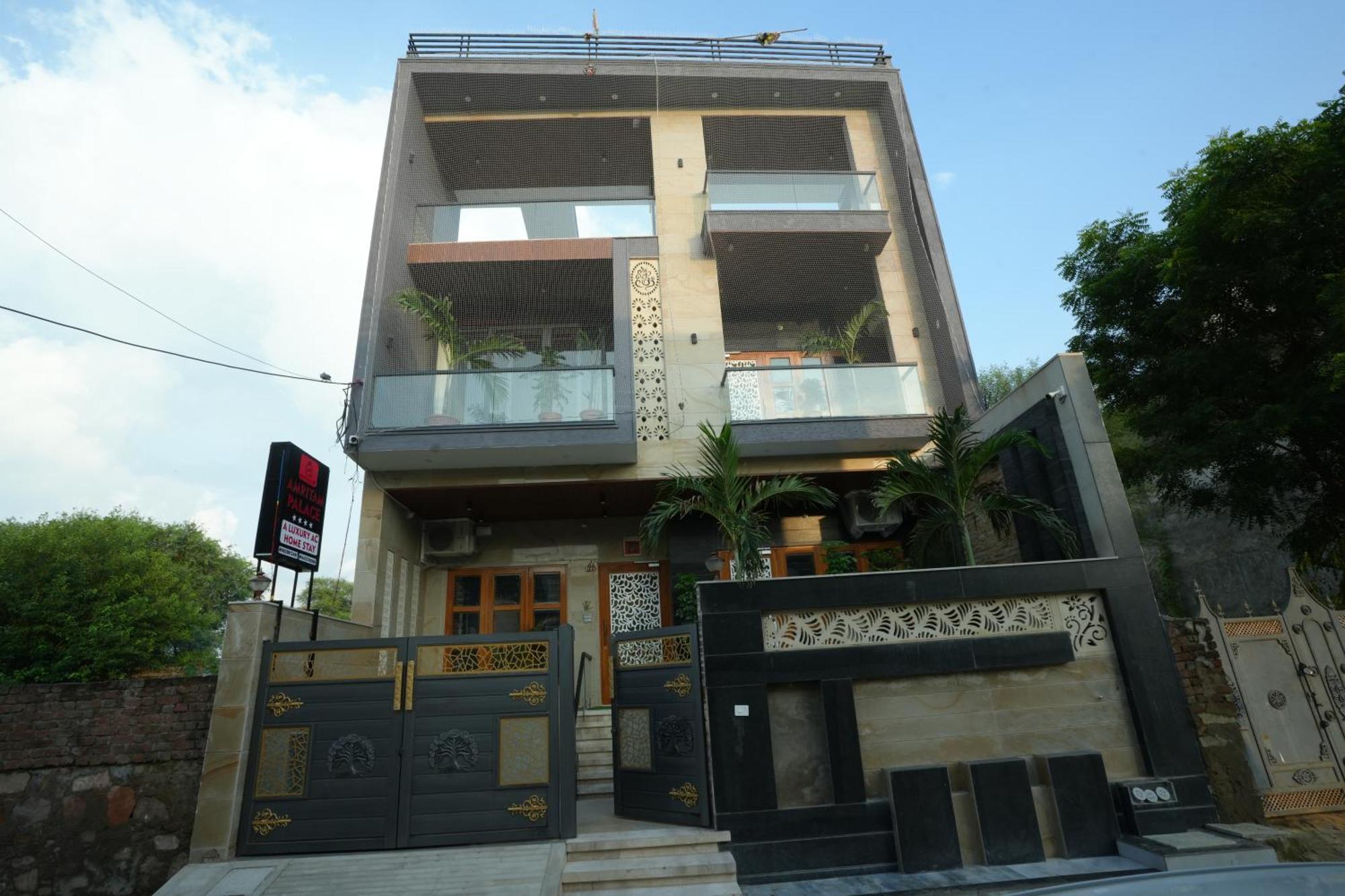 Amritam Palace A Luxury Ac Home Stay Ringas Luaran gambar