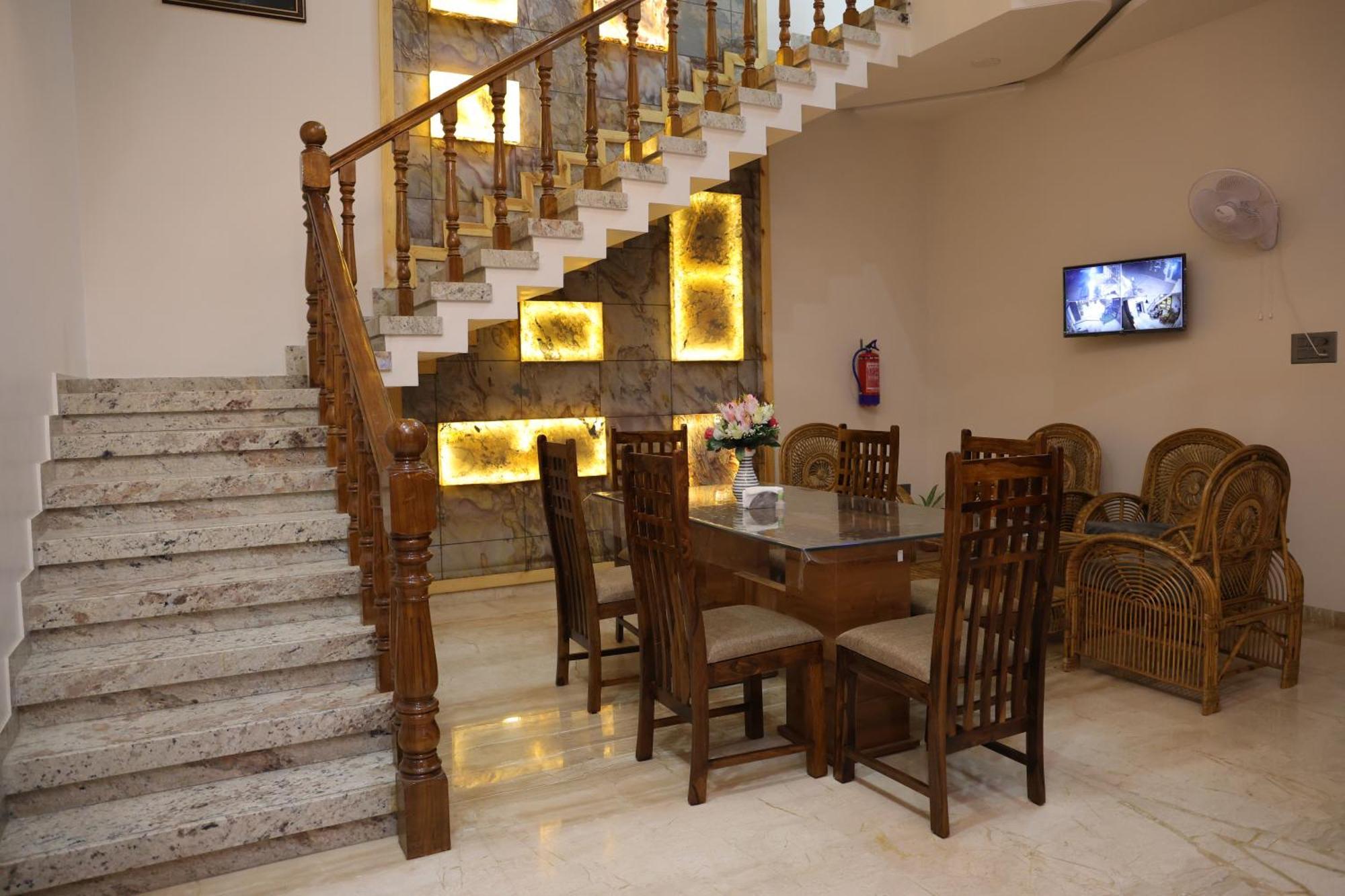 Amritam Palace A Luxury Ac Home Stay Ringas Luaran gambar