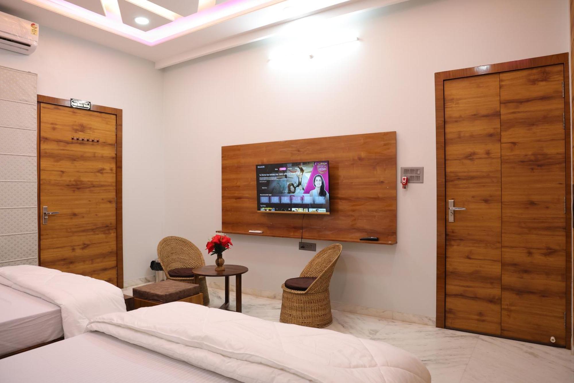Amritam Palace A Luxury Ac Home Stay Ringas Luaran gambar