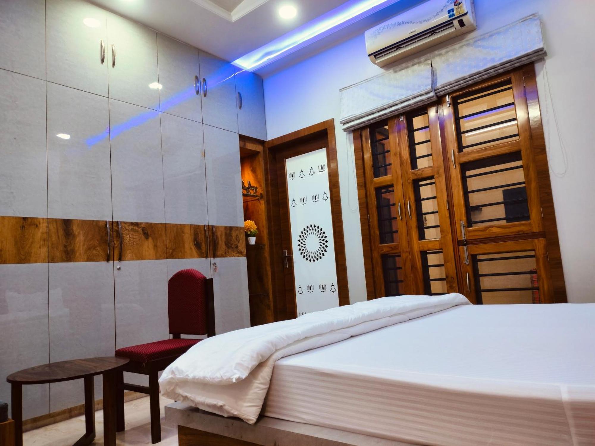 Amritam Palace A Luxury Ac Home Stay Ringas Luaran gambar